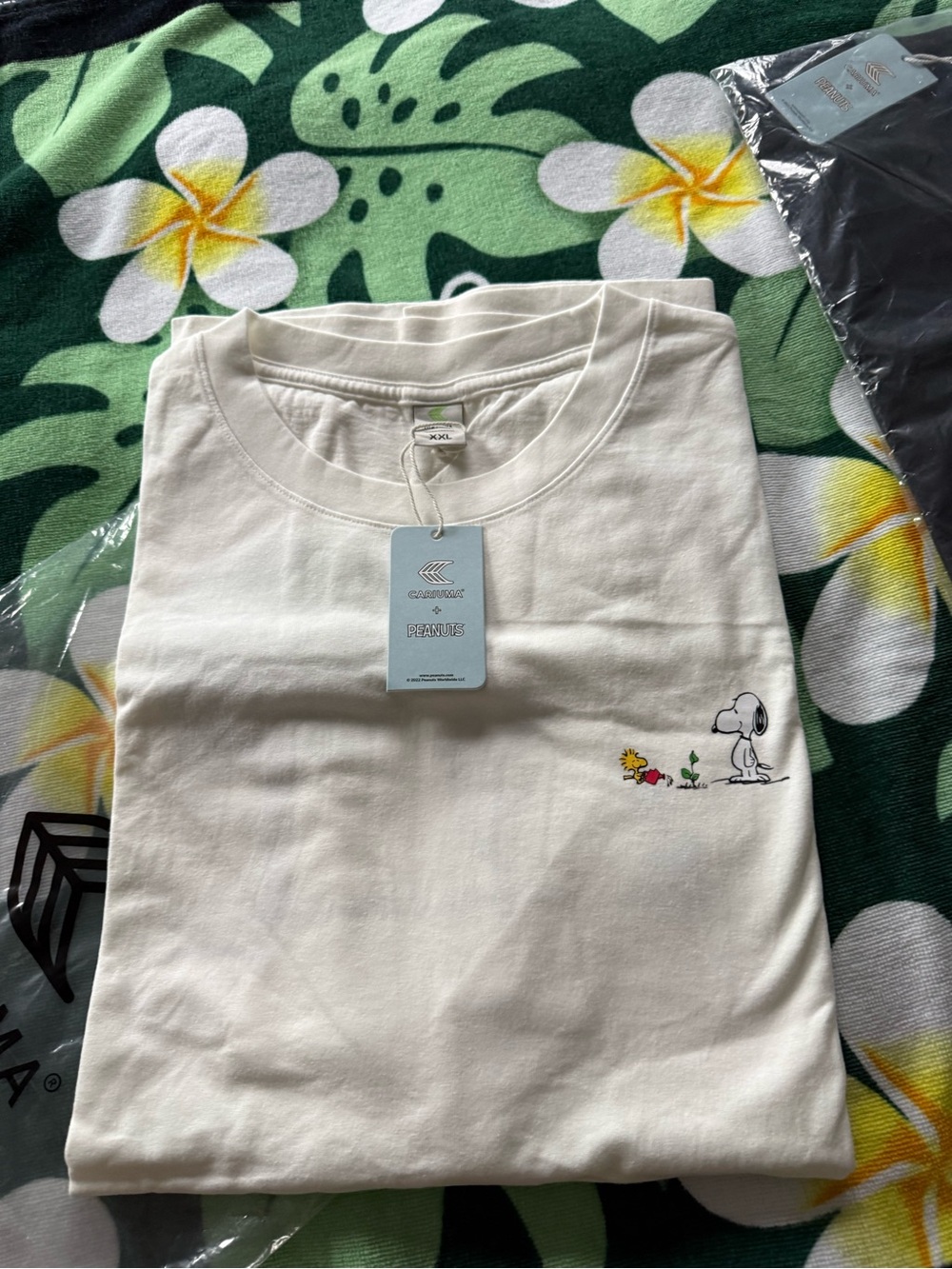 New 2022 Cariuma + Snoopy Earth Day Collab Shirt, Unisex, 2Xl